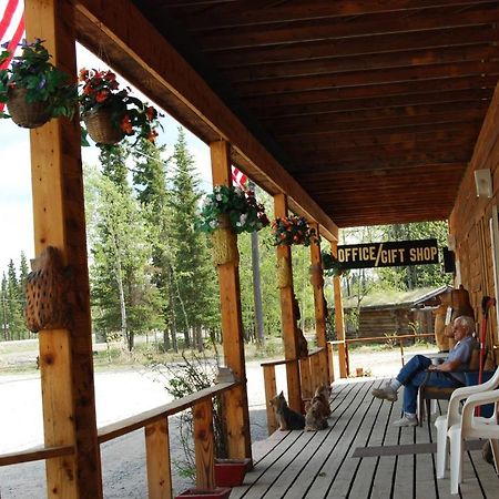 The Golden Bear Motel Tok Exterior photo