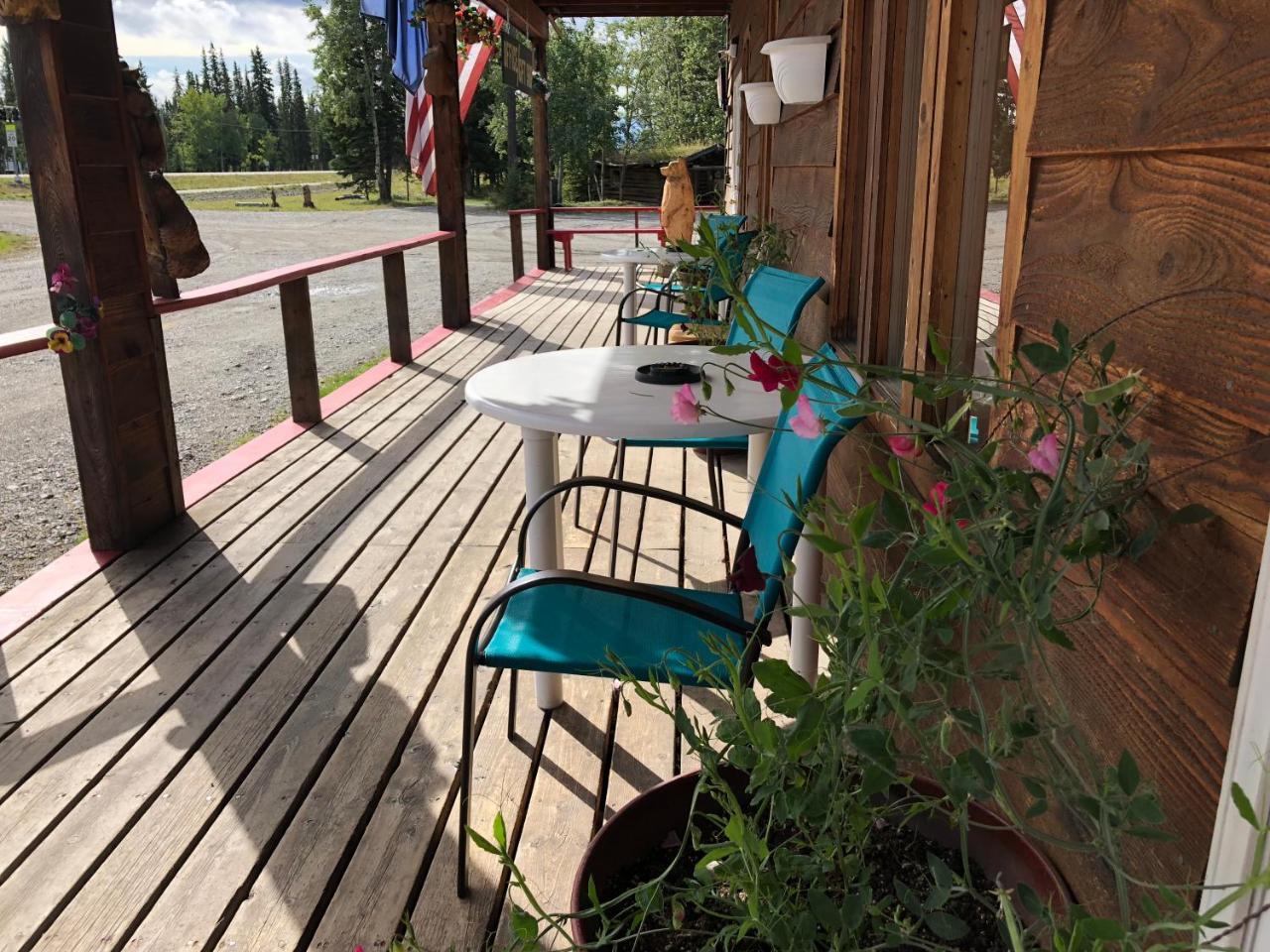 The Golden Bear Motel Tok Exterior photo