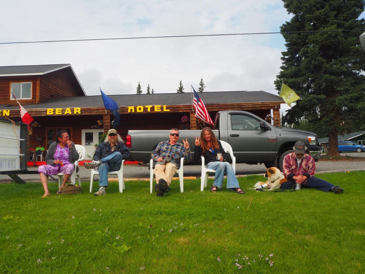 The Golden Bear Motel Tok Exterior photo